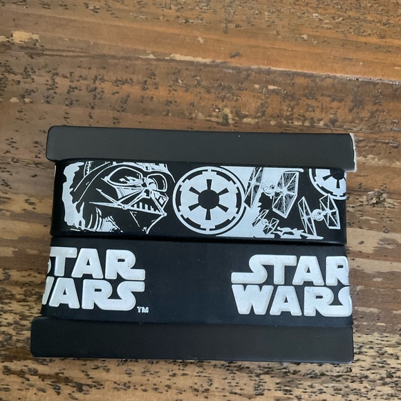 NEW BIOWORLD STAR WARS RUBBER BRACELETS - Picture 2 of 7